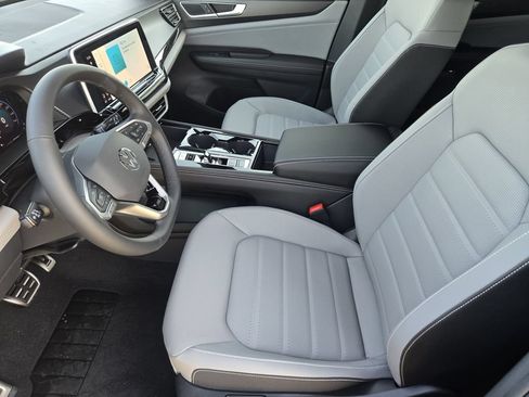 Used 2026 Volkswagen Atlas Cross Sport SEL R-Line AWD/4WD image 12