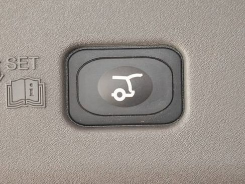 Used 2024 Lincoln Nautilus Premier AWD/4WD image 15