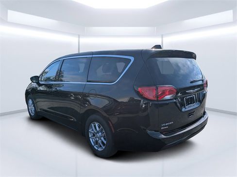 New 2026 Chrysler Voyager LX image 5