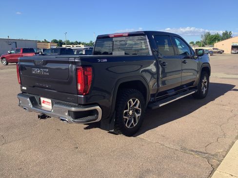 Used 2024 GMC Sierra 1500 SLT w/ SLT Premium Plus Package AWD/4WD image 5