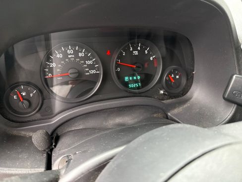 Used 2011 Jeep Patriot Latitude AWD/4WD image 14