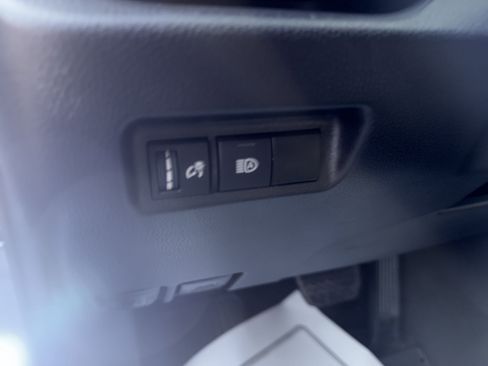 Used 2021 Toyota RAV4 XLE image 29