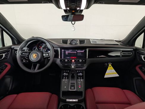 New 2026 Porsche Macan AWD/4WD image 20