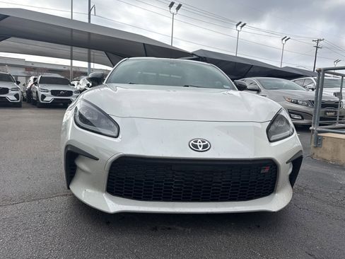 Used 2022 Toyota GR86 Premium image 8