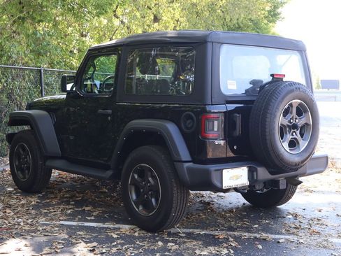 Used 2022 Jeep Wrangler Sport image 5