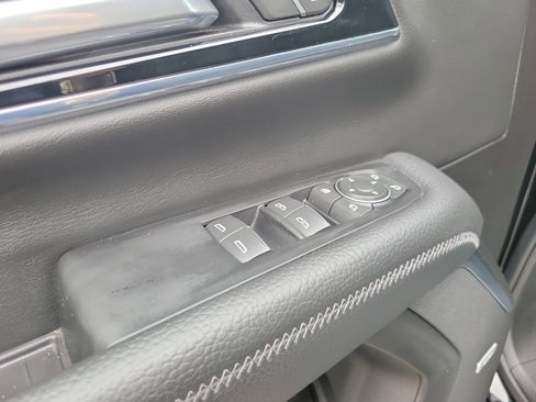 Used 2025 GMC Yukon Denali image 24