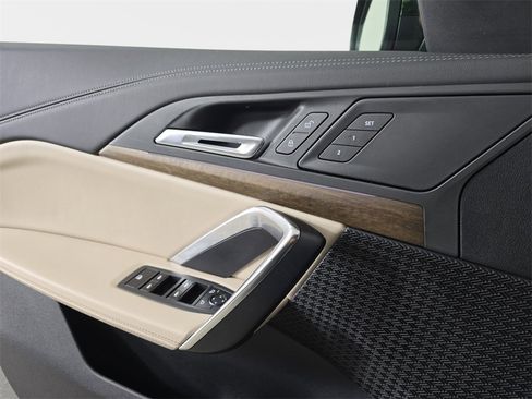 Used 2025 BMW X1 xDrive28i w/ Convenience Package image 30