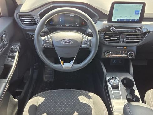 Used 2023 Ford Escape Active AWD/4WD image 11