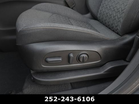 Used 2022 Chevrolet Equinox LT image 11