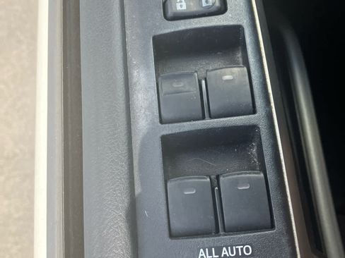 Used 2013 Toyota 4Runner SR5 w/ Convenience Pkg AWD/4WD image 13