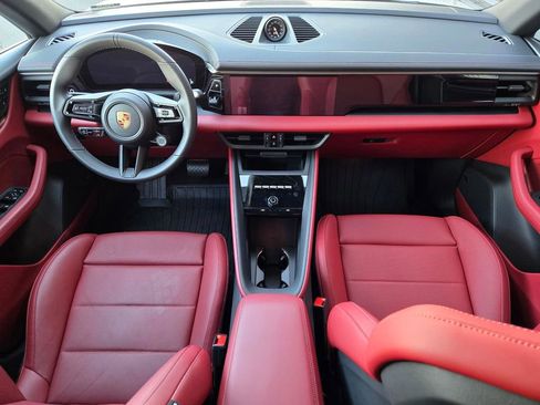 New 2025 Porsche Macan 4 Electric image 13