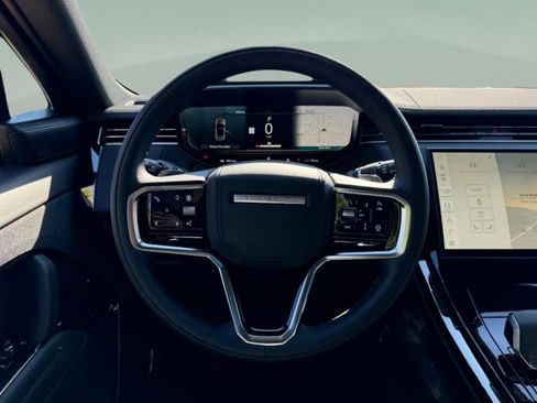 Used 2025 Land Rover Range Rover Sport SE image 14