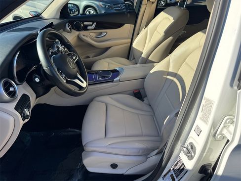 Used 2022 Mercedes-Benz GLC 300 w/ Premium Package Lite image 9