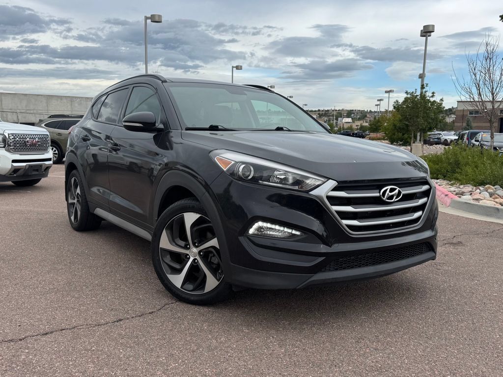 Used 2017 Hyundai Tucson Value AWD/4WD image 1
