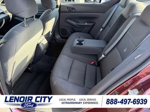 Used 2025 Nissan Altima 2.5 SV FWD image 11