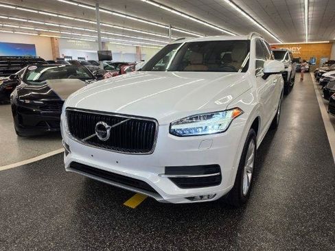 Used 2018 Volvo XC90 T6 Momentum w/ Convenience Package AWD/4WD image 2