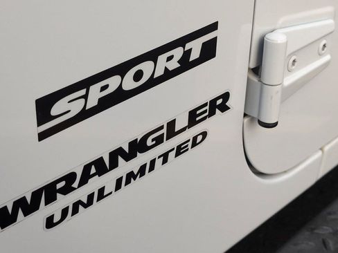 Used 2017 Jeep Wrangler Unlimited Sport w/ Connectivity Group AWD/4WD image 13