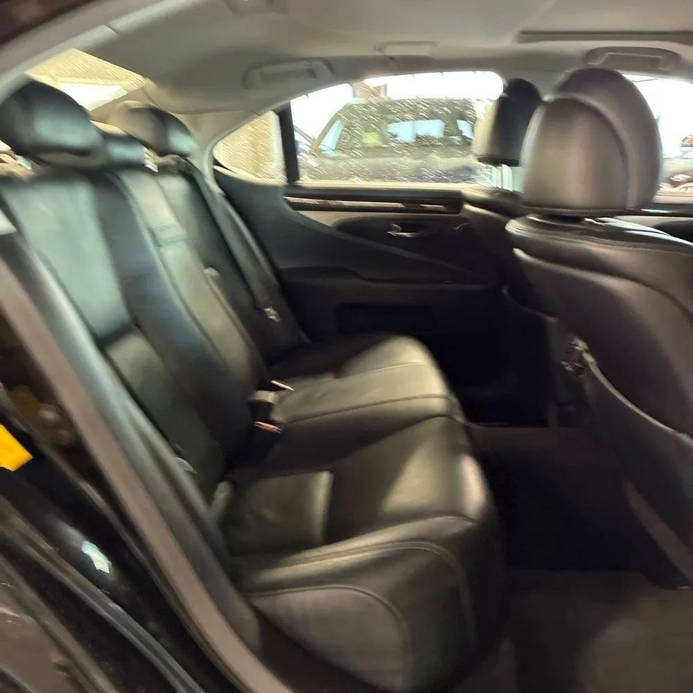 Used 2013 Lexus LS 460 AWD w/ Comfort Pkg image 25