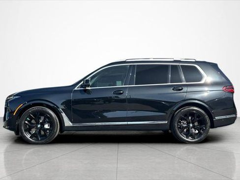 Used 2025 BMW X7 xDrive40i AWD/4WD image 2