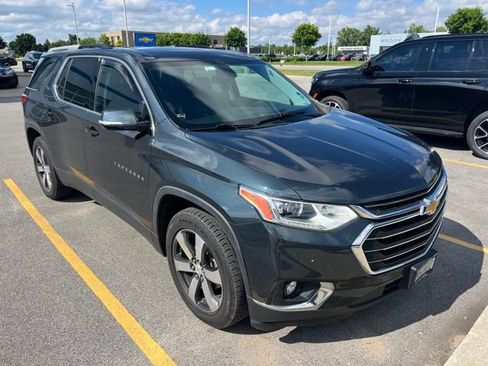 Used 2018 Chevrolet Traverse LT AWD/4WD image 3