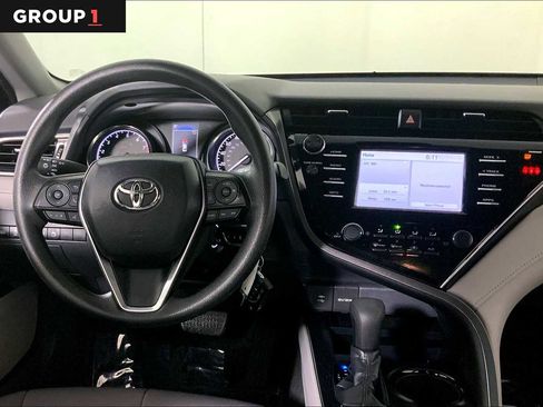 Used 2018 Toyota Camry LE image 5
