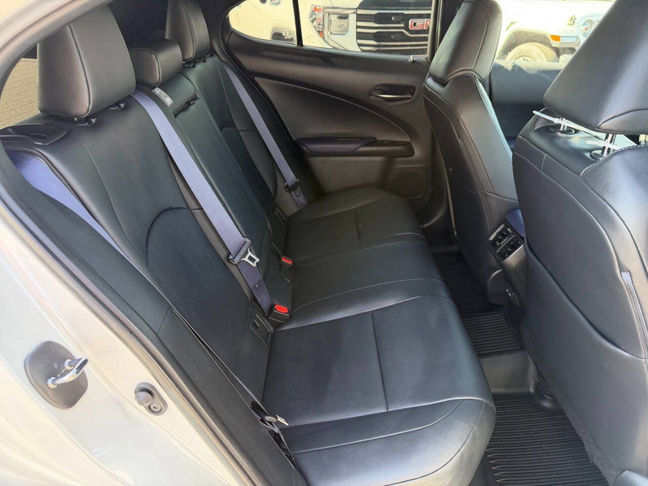 Used 2021 Lexus UX 250h w/ Premium Package AWD/4WD image 32