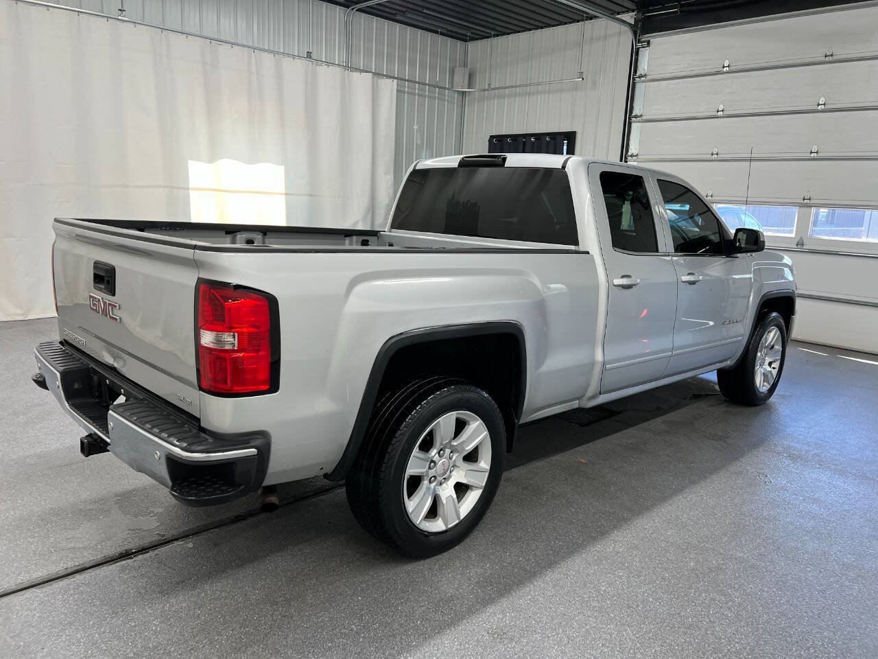 Used 2015 GMC Sierra 1500 SLE w/ SLE Value Package AWD/4WD image 4