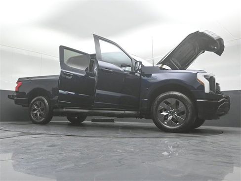 Used 2024 Ford F150 Lightning Lariat image 54