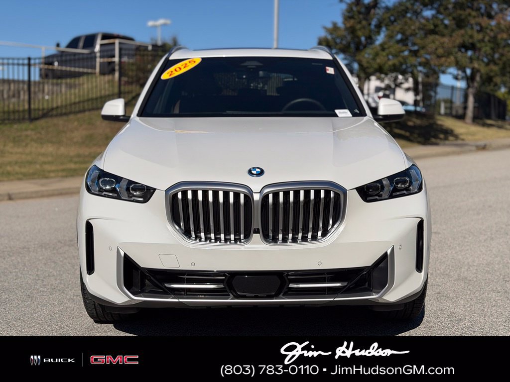 Used 2025 BMW X5 xDrive50e w/ Climate Comfort Package AWD/4WD image 3
