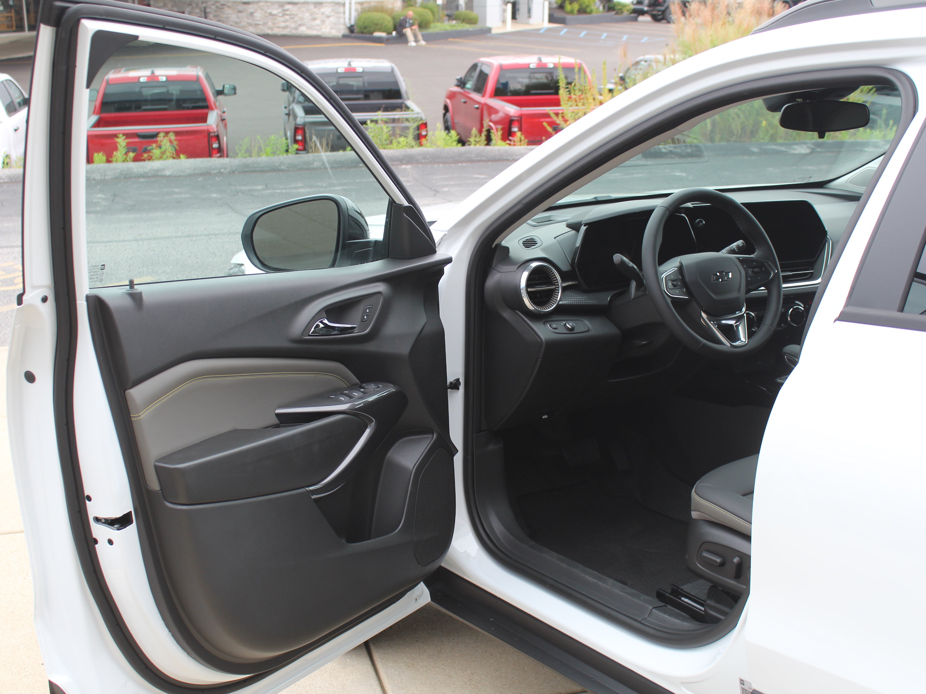New 2026 Chevrolet Trax ACTIV FWD image 10
