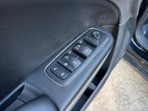 Used 2013 Dodge Charger SE image 13