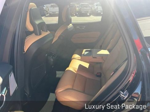 Used 2018 Volvo XC60 T6 Inscription w/ Luxury Seat Package AWD/4WD image 32
