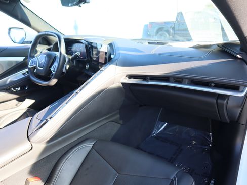 Used 2021 Chevrolet Corvette Stingray Preferred Cpe w/ 2LT image 17