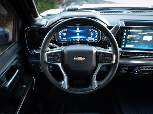 Used 2025 Chevrolet Silverado 2500 LT w/ Convenience Package image 27