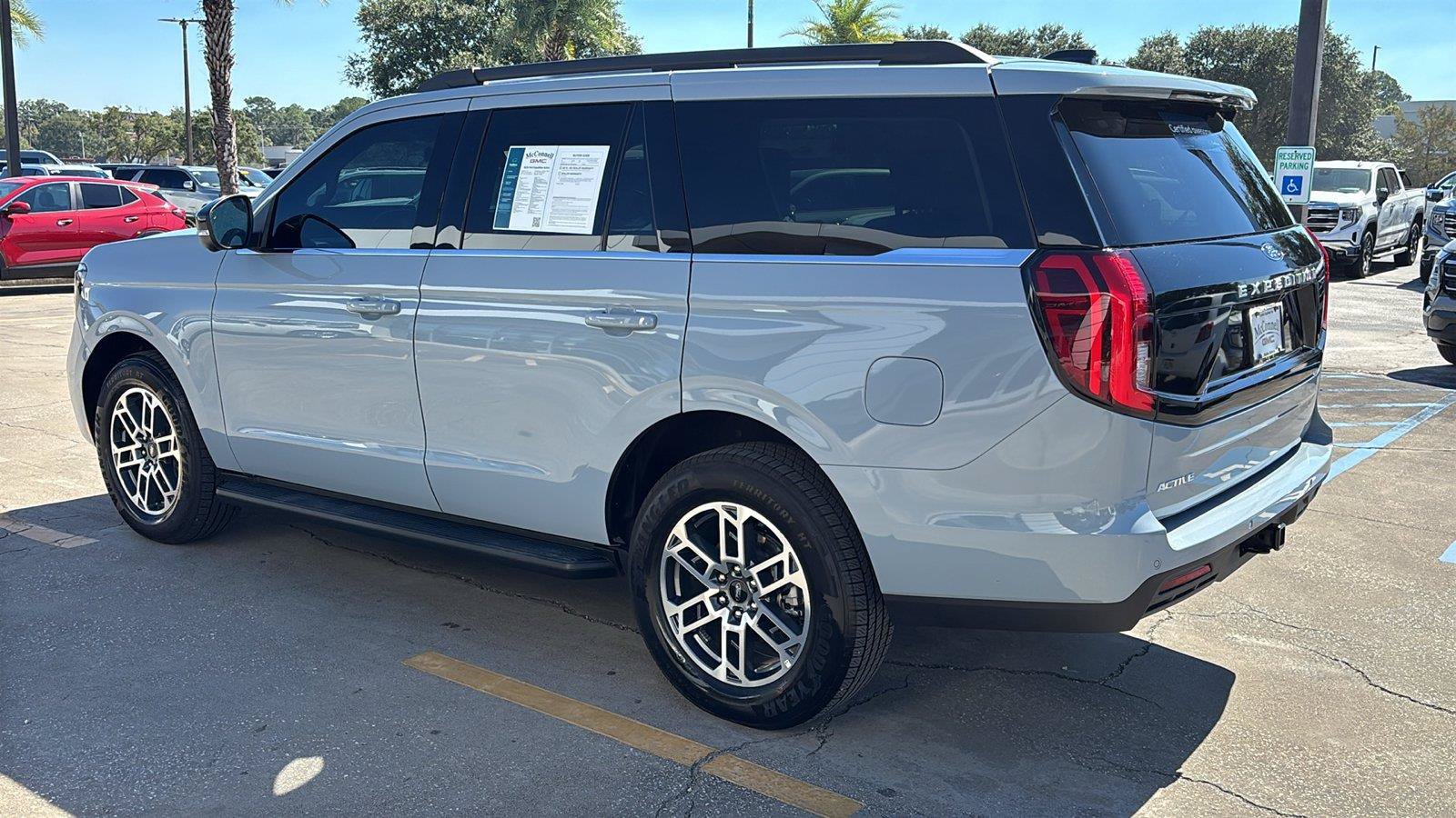 Used 2026 Ford Expedition Active RWD image 5