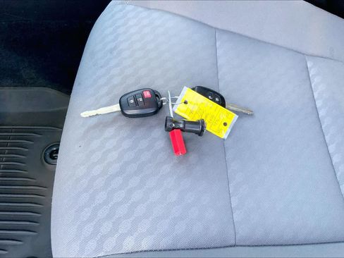 Used 2022 Toyota Tacoma SR5 image 14