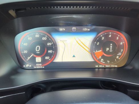 Used 2022 Volvo XC40 T5 R-Design w/ Advanced Package image 6