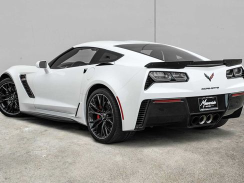 Used 2017 Chevrolet Corvette Z06 RWD image 9