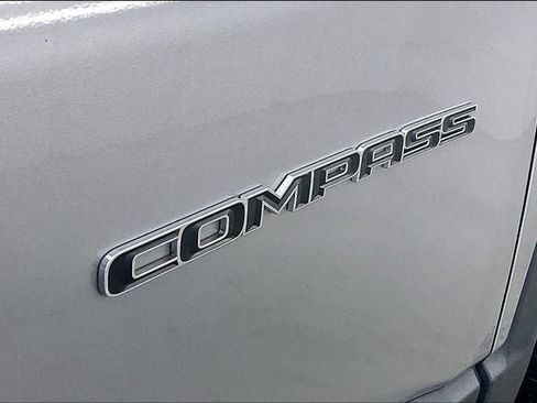 Used 2023 Jeep Compass Limited AWD/4WD image 9