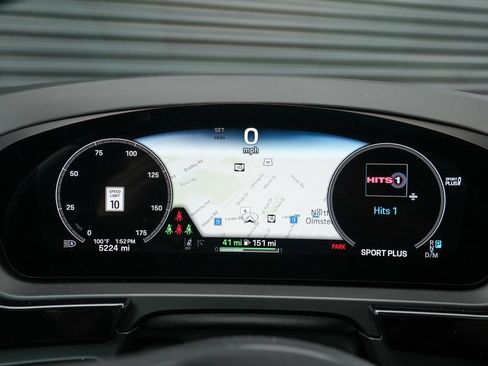 Certified 2025 Porsche Cayenne E-Hybrid AWD/4WD image 24