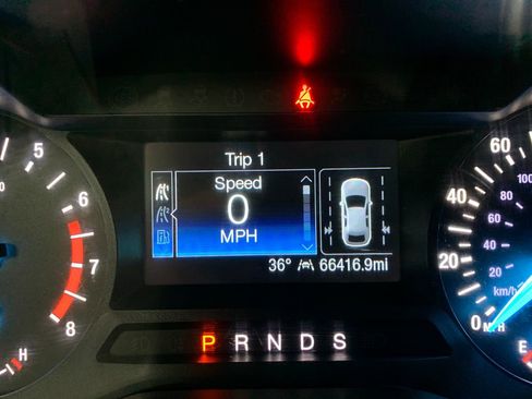 Used 2020 Ford Edge SE image 29