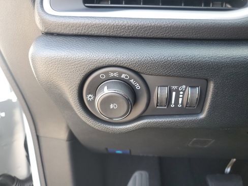 New 2026 Chrysler Pacifica Select image 16