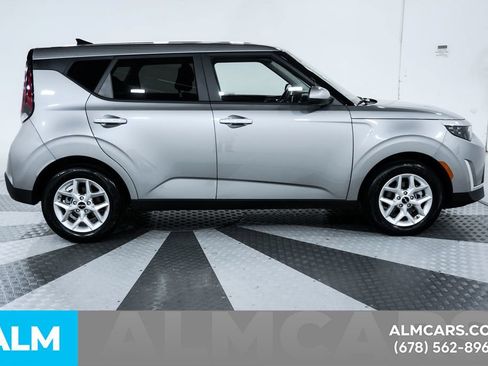 Used 2025 Kia Soul LX w/ LX Technology Package FWD image 8
