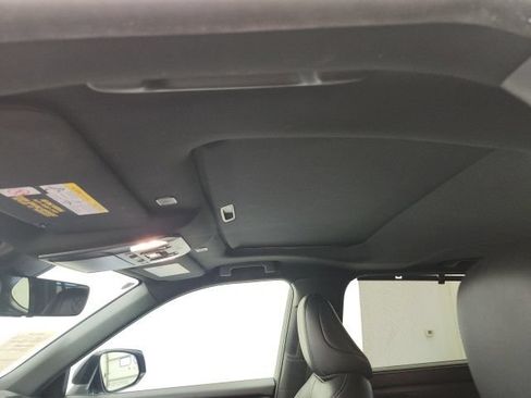 Used 2023 Toyota Highlander XSE FWD image 18