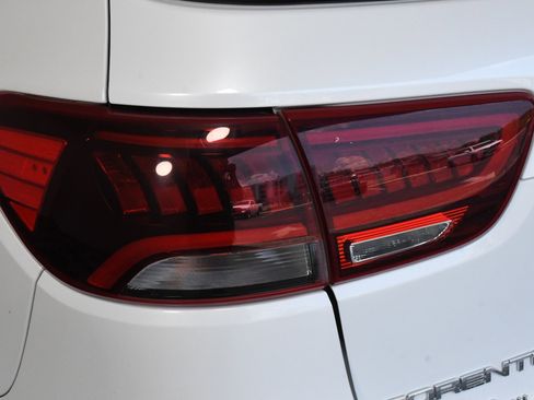 Used 2019 Kia Sorento SX image 35