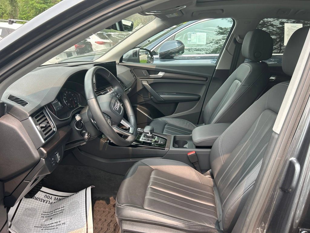 Used 2023 Audi Q5 2.0T Premium w/ Convenience Package AWD/4WD image 16