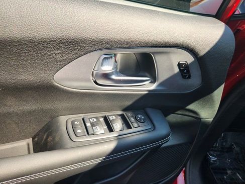 New 2026 Chrysler Pacifica Limited w/ S Appearance Package FWD image 10