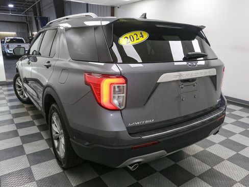 Used 2024 Ford Explorer Limited w/ Equipment Group 301A AWD/4WD image 9