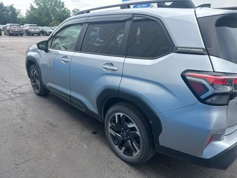Used 2025 Subaru Forester Limited AWD/4WD image 4