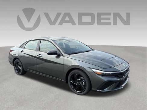 New 2026 Hyundai Elantra SEL Sport FWD image 5